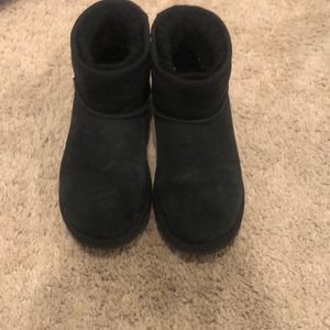 Ankle short black uggs